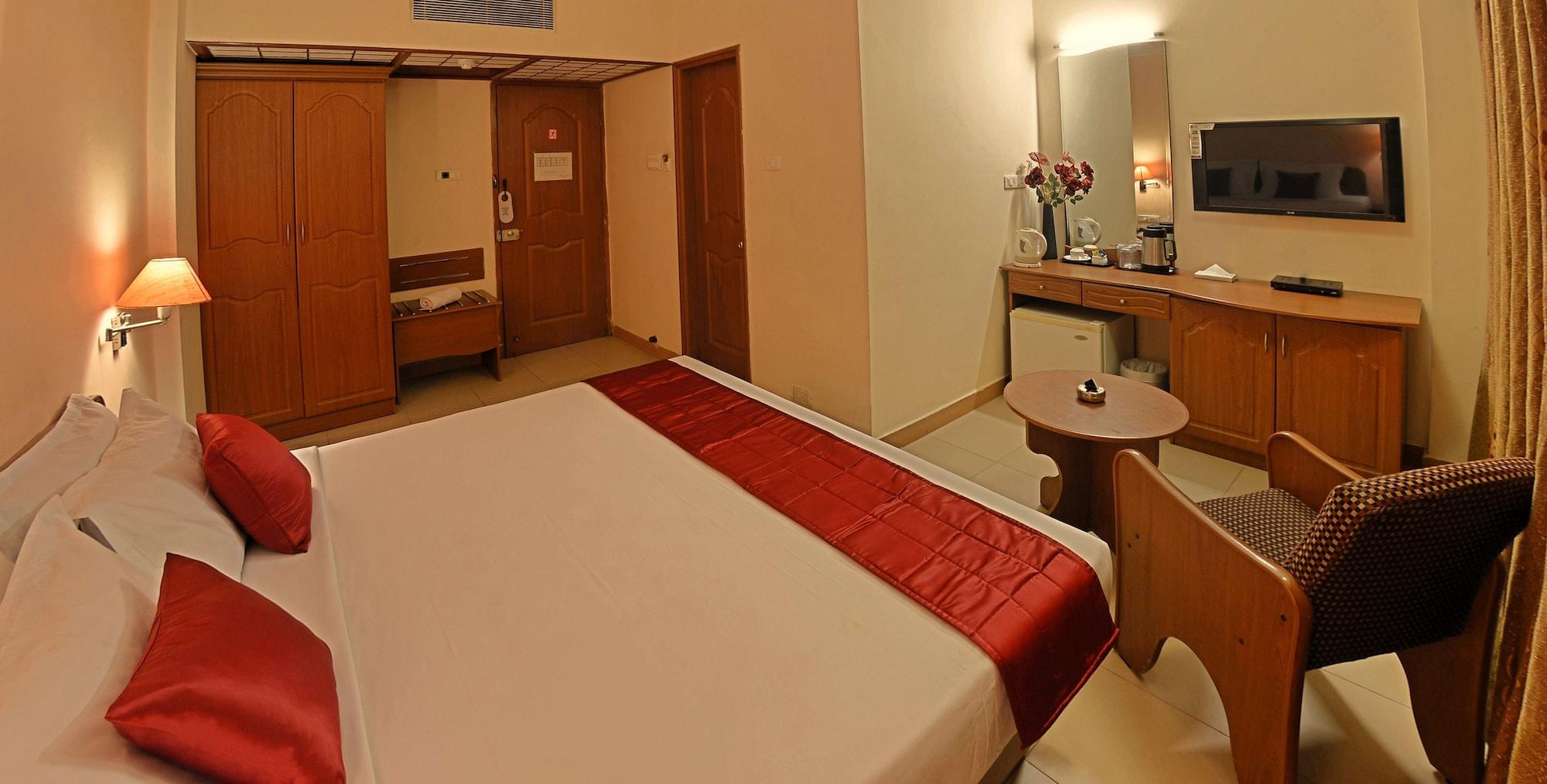 Super Townhouse Koyambedu Hotel Chennai Exterior photo