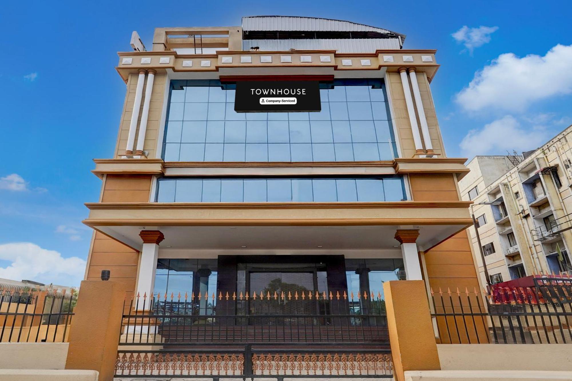 Super Townhouse Koyambedu Hotel Chennai Exterior photo
