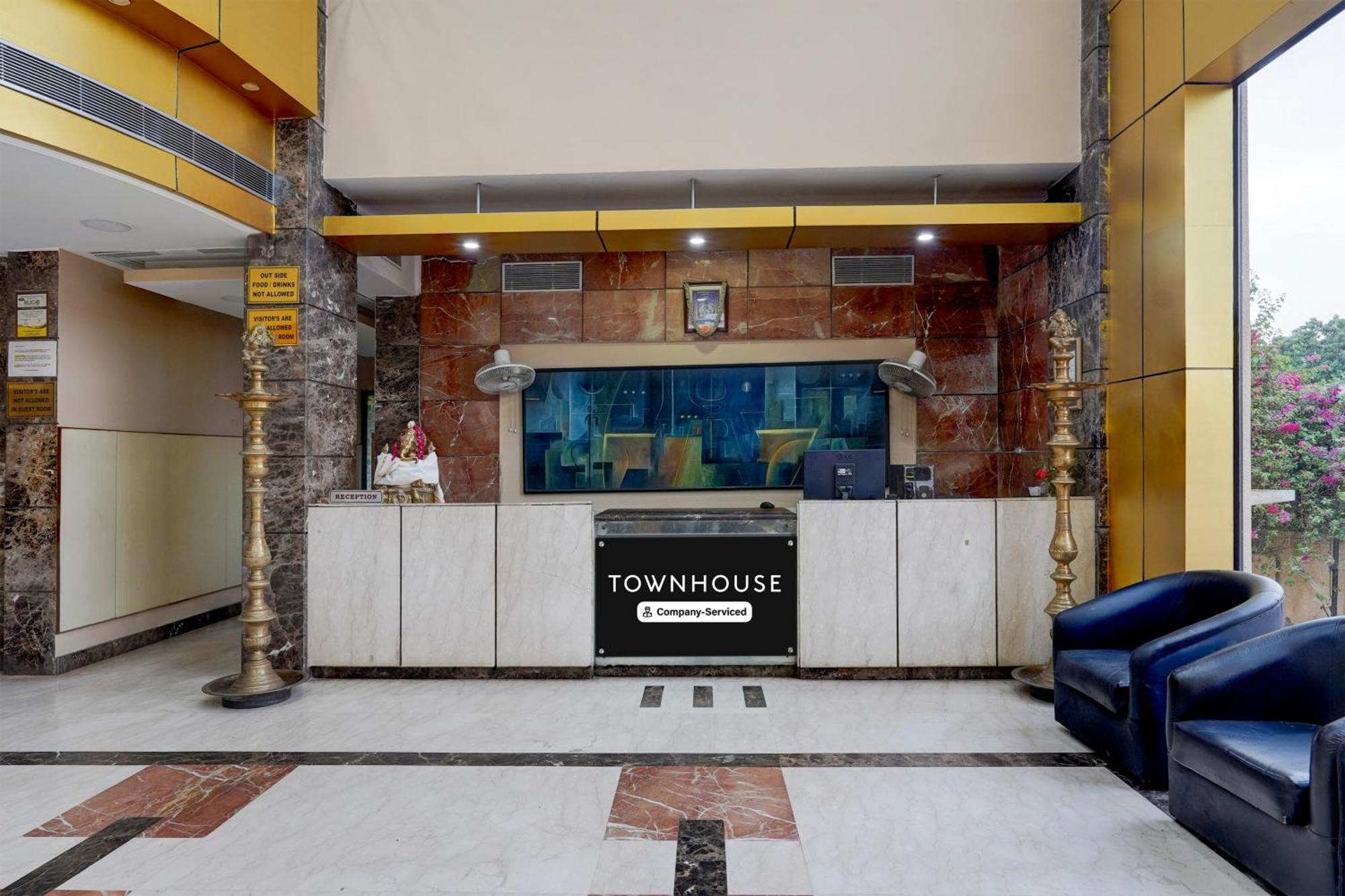 Super Townhouse Koyambedu Hotel Chennai Exterior photo
