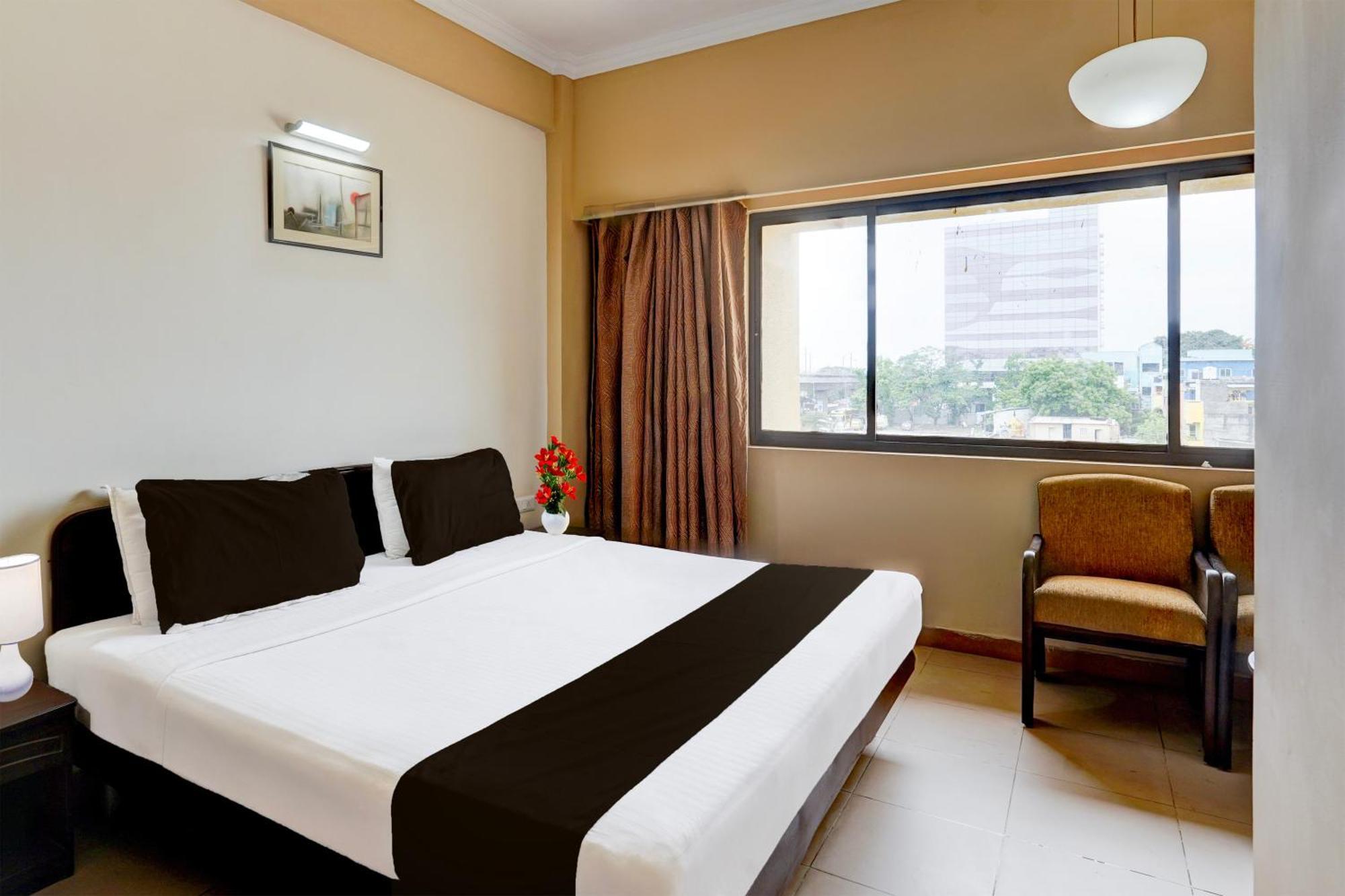 Super Townhouse Koyambedu Hotel Chennai Exterior photo