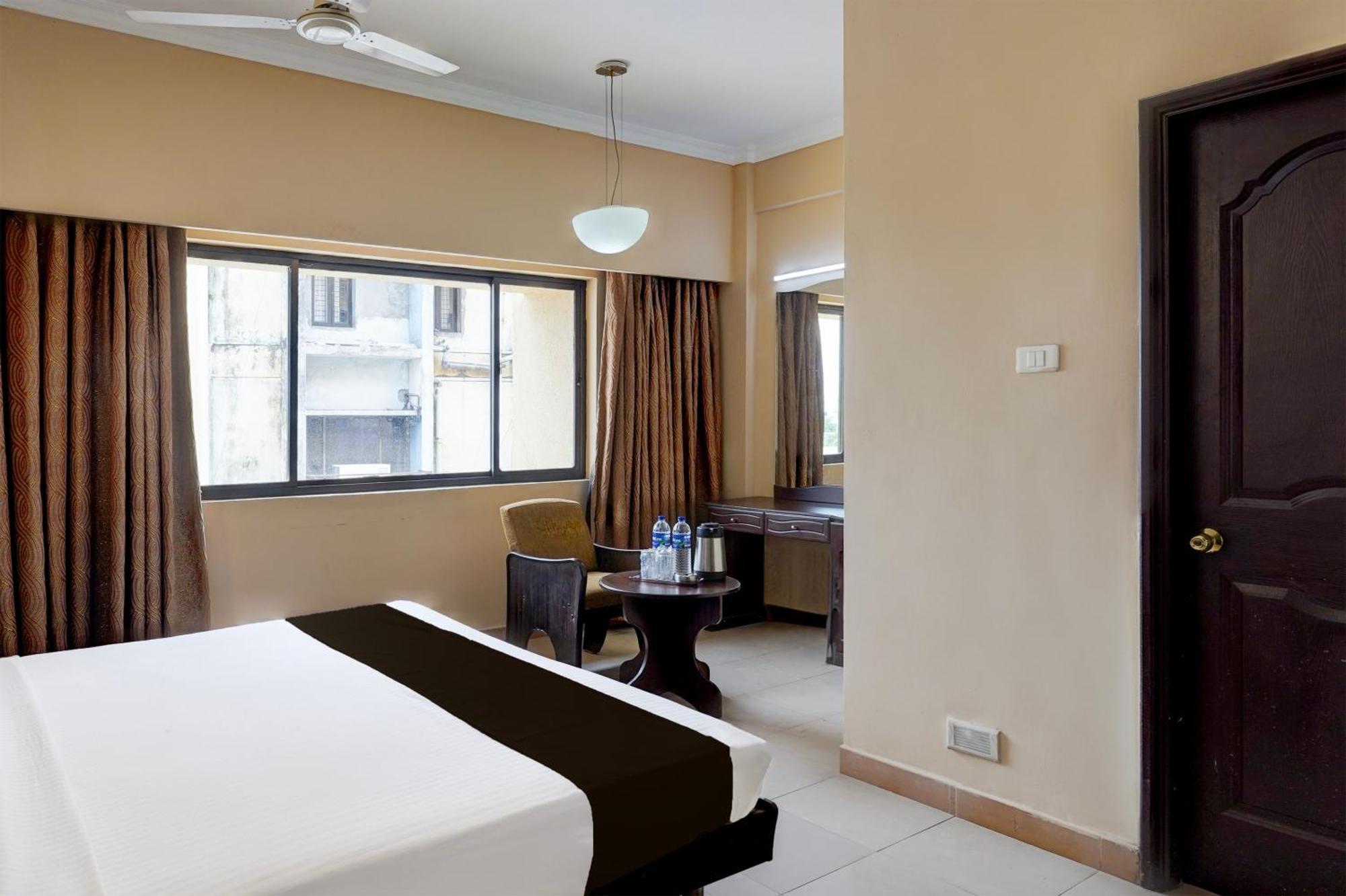 Super Townhouse Koyambedu Hotel Chennai Exterior photo