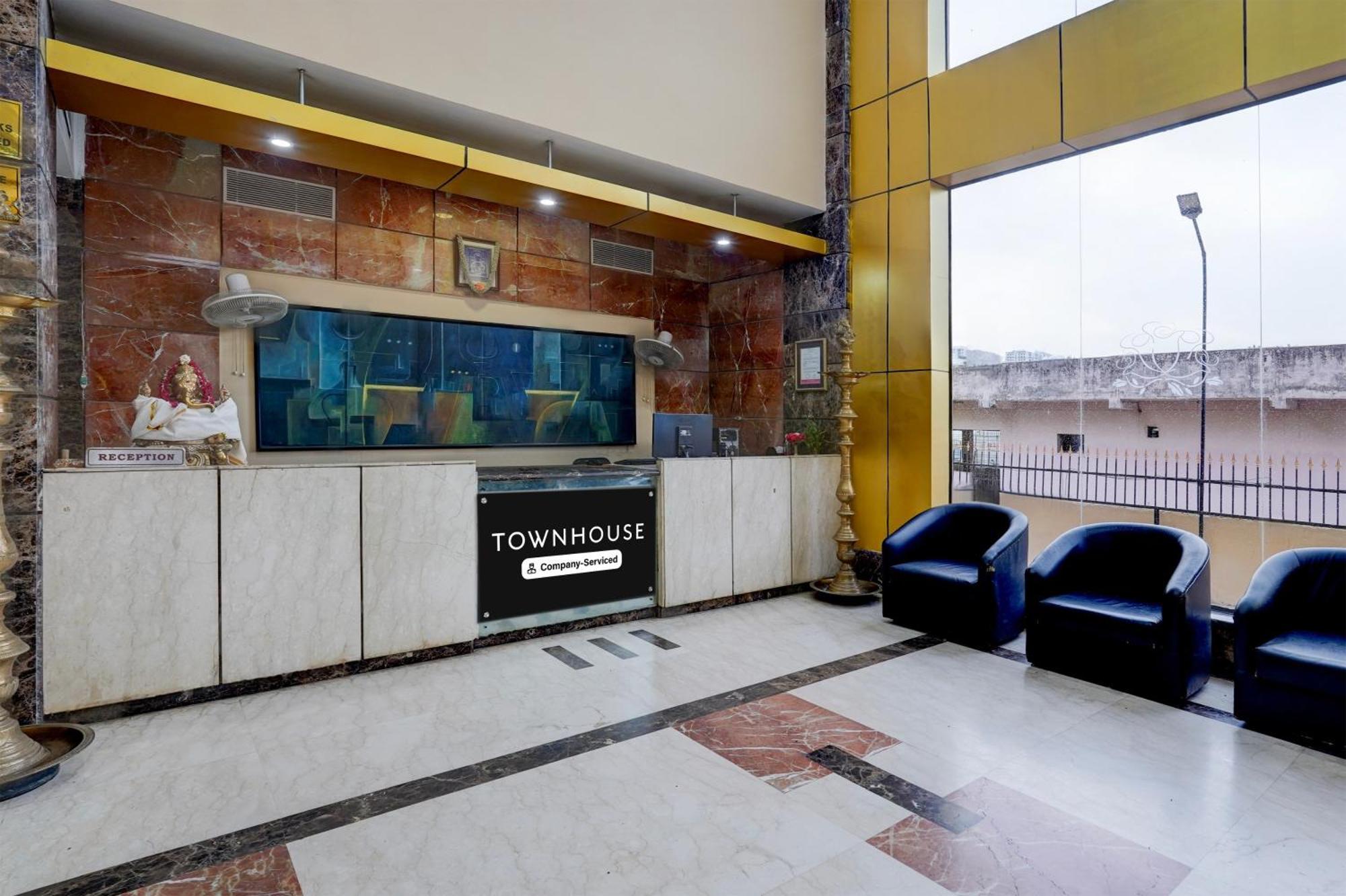 Super Townhouse Koyambedu Hotel Chennai Exterior photo