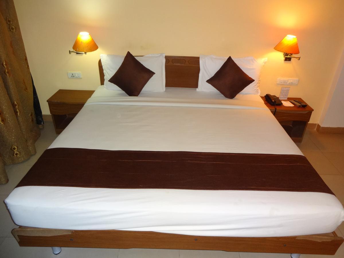 Super Townhouse Koyambedu Hotel Chennai Exterior photo