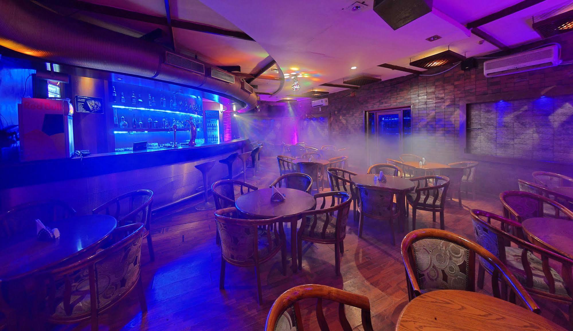 Super Townhouse Koyambedu Hotel Chennai Exterior photo